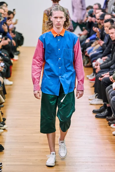 Look 18